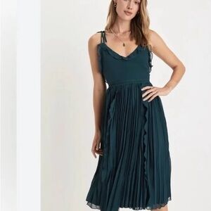 Lulus Emerald Green Tie-Strap Pleated  Dress